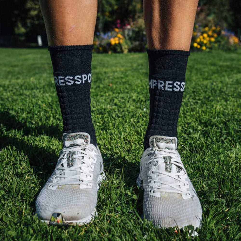 Skarpetki kompresyjne Compressport Winter Run U Czarno-Czerwone