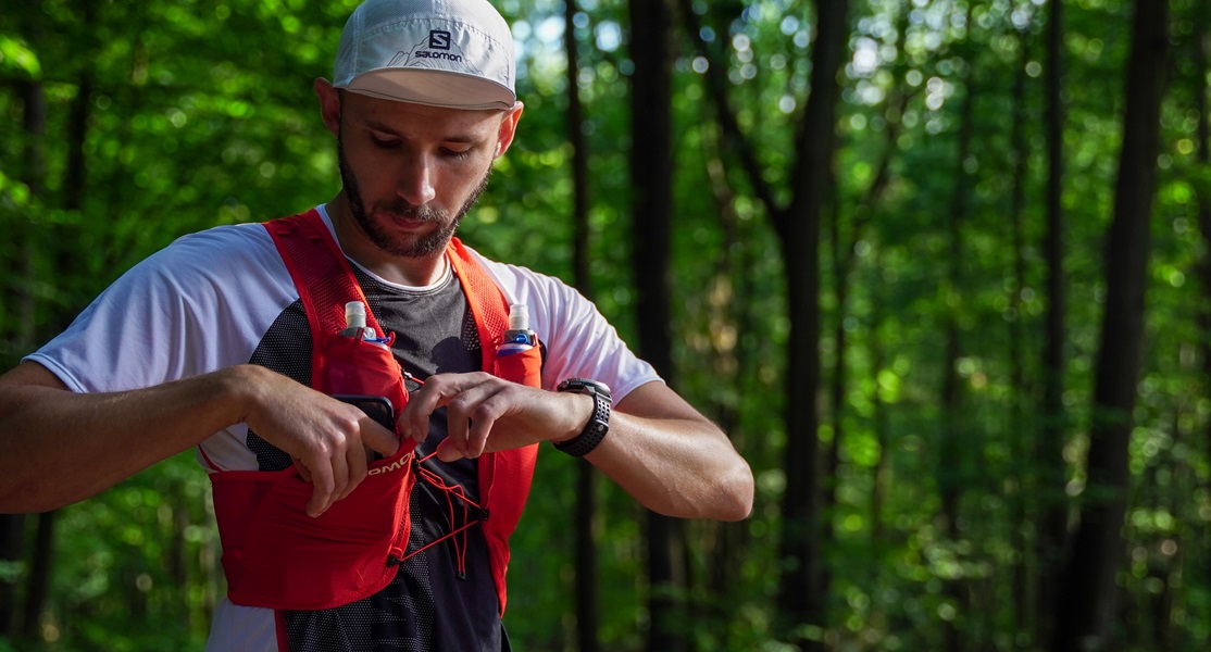 Plecak/kamizelka czy pas do biegania? Jak wybrać odpowiedni?
