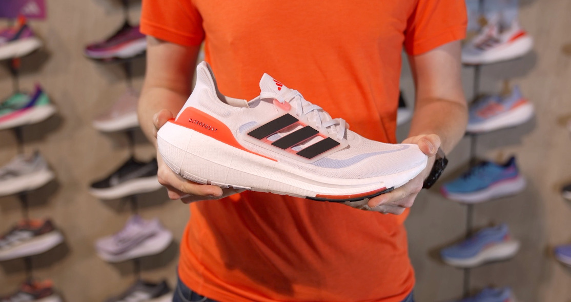 Czym wyróżnia się adidas Ultraboost Light? | Techniczna Minuta