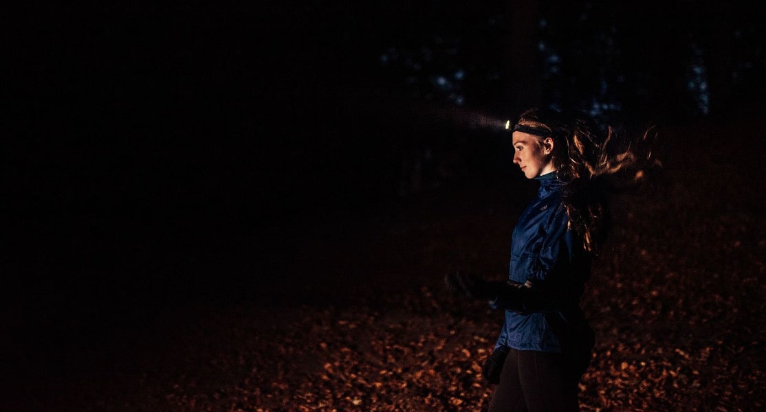 Czołówka do biegania. Na co zwrócić uwagę podczas zakupu?