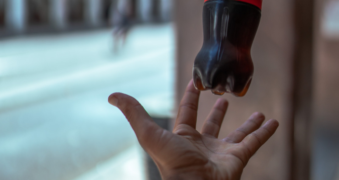 Zalety i skutki picia coli podczas biegania! Odpowiada dietetyk Aleksandra Grabias