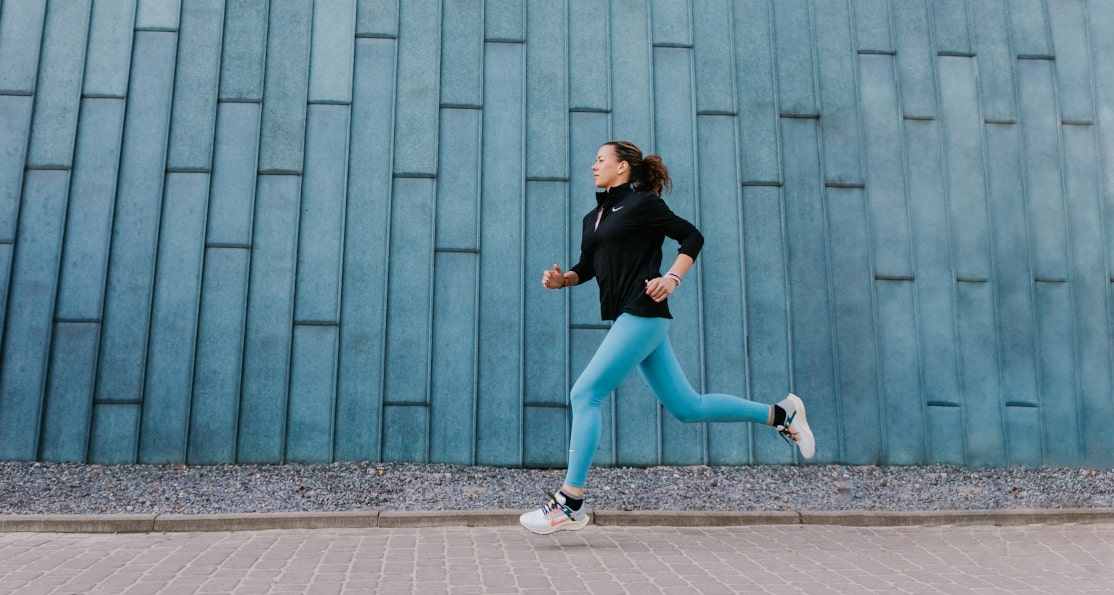 Przez historię biegania kobiet do biustonoszy sportowych Shock Absorber