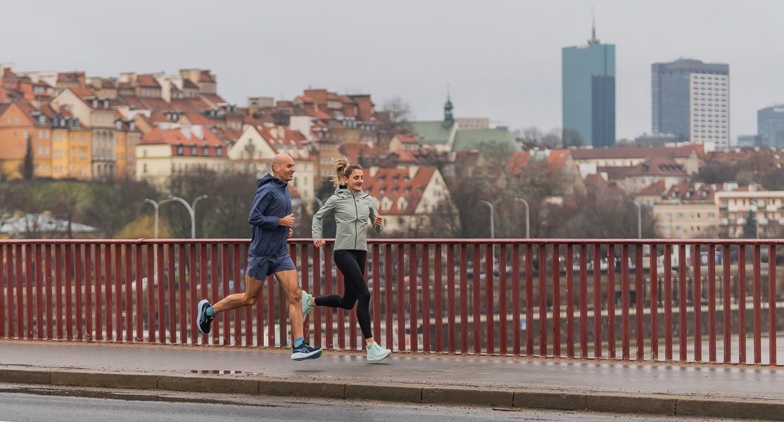 Jesień w biegu: jak ubierać się na trening i starty w zawodach